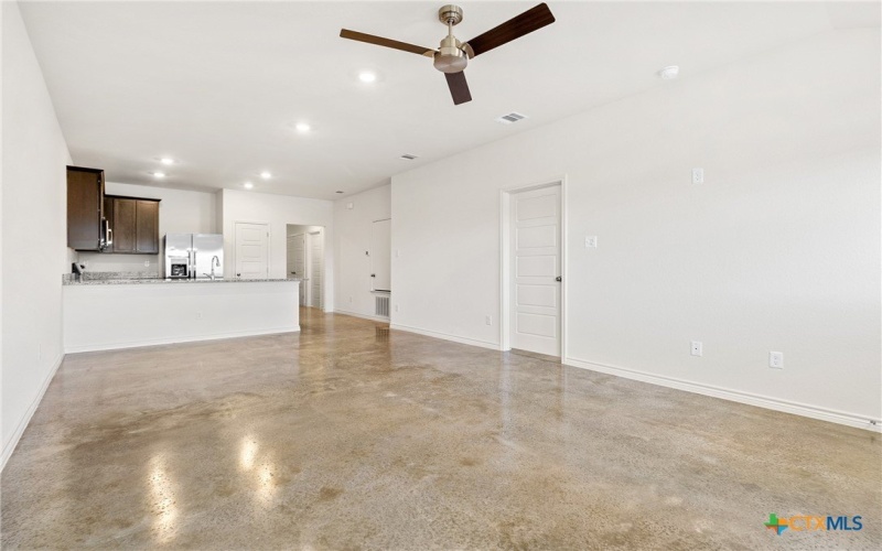 1223 Concord Drive unit: B, Copperas Cove, TX 76522, 3 Habitaciones Habitaciones , ,2 BañosBaños,Residential Multi Family,En Venta,1223 Concord Drive unit: B,0,610334