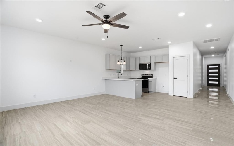 1613 SE Park Road, Mineral Wells, TX 76067, 3 Bedrooms Bedrooms, ,2 BathroomsBathrooms,Residential,For Sale,1613 SE Park Road,0,21233949