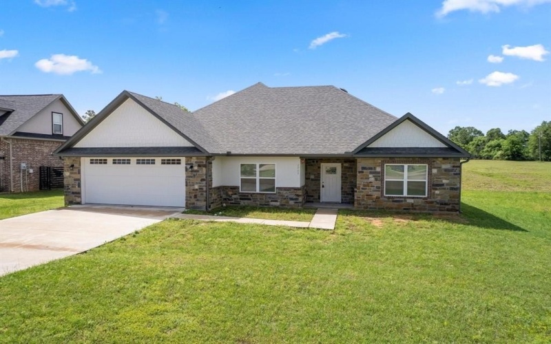 2909 Blue Heron Circle, Mount Pleasant, TX 75455, 3 Bedrooms Bedrooms, ,2 BathroomsBathrooms,Residential,For Sale,2909 Blue Heron Circle,0,21234519