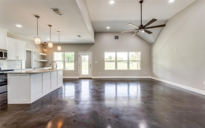 2909 Blue Heron Circle, Mount Pleasant, TX 75455, 3 Bedrooms Bedrooms, ,2 BathroomsBathrooms,Residential,For Sale,2909 Blue Heron Circle,0,21234519