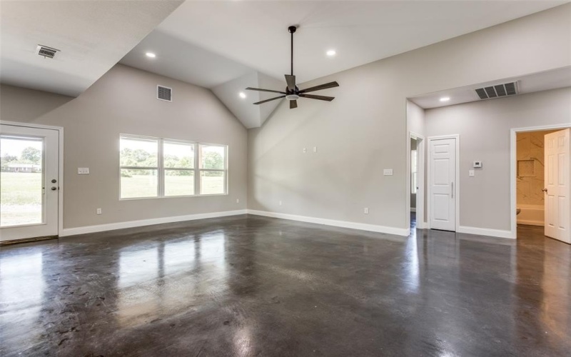 2909 Blue Heron Circle, Mount Pleasant, TX 75455, 3 Bedrooms Bedrooms, ,2 BathroomsBathrooms,Residential,For Sale,2909 Blue Heron Circle,0,21234519