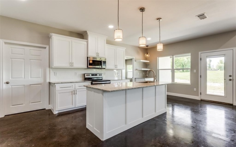 2909 Blue Heron Circle, Mount Pleasant, TX 75455, 3 Bedrooms Bedrooms, ,2 BathroomsBathrooms,Residential,For Sale,2909 Blue Heron Circle,0,21234519