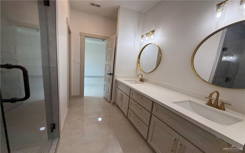 2912 34th Street, McAllen, TX 78501, 3 Bedrooms Bedrooms, ,2 BathroomsBathrooms,Residential,For Sale,2912 34th Street,471126