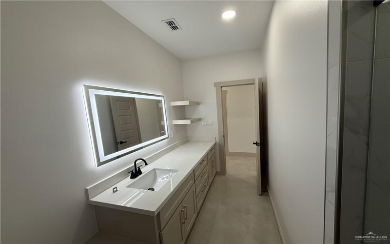 2912 34th Street, McAllen, TX 78501, 3 Bedrooms Bedrooms, ,2 BathroomsBathrooms,Residential,For Sale,2912 34th Street,471126