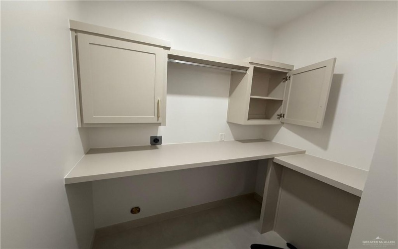 2912 34th Street, McAllen, TX 78501, 3 Bedrooms Bedrooms, ,2 BathroomsBathrooms,Residential,For Sale,2912 34th Street,471126