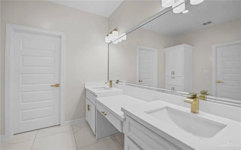 3003 E Palo Blanco Street, Hidalgo, TX 78557, 3 Bedrooms Bedrooms, ,2 BathroomsBathrooms,Residential,For Sale,3003 E Palo Blanco Street,0,471210