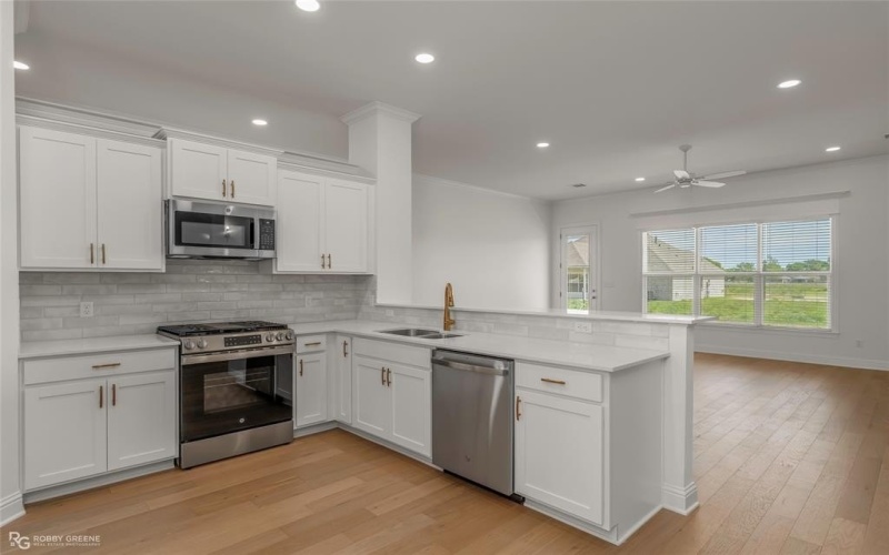 317 Peason Ridge, Bossier City, LA 71112, 4 Bedrooms Bedrooms, ,3 BathroomsBathrooms,Residential,For Sale,317 Peason Ridge,0,21236497