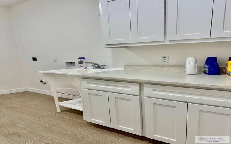 1521 STIRRUP CIR, SAN BENITO, TX 78586, 4 Habitaciones Habitaciones , ,3 BañosBaños,Residential,En Venta,1521 STIRRUP CIR,29762507