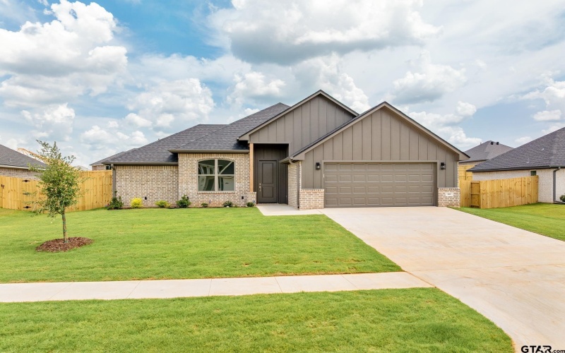 260 August Drive, Bullard, TX 75757, 3 Bedrooms Bedrooms, ,2 BathroomsBathrooms,Residential,For Sale,260 August Drive,25003118