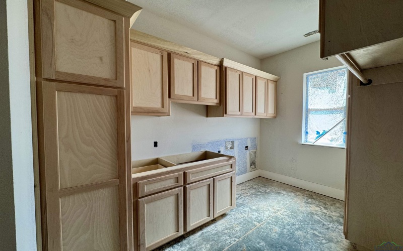 205 Shortleaf, Longview, TX 75605, 5 Bedrooms Bedrooms, ,3 BathroomsBathrooms,Residential,For Sale,205 Shortleaf,20253280