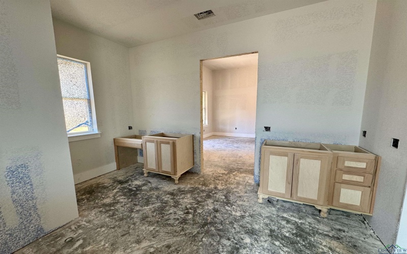 205 Shortleaf, Longview, TX 75605, 5 Bedrooms Bedrooms, ,3 BathroomsBathrooms,Residential,For Sale,205 Shortleaf,20253280