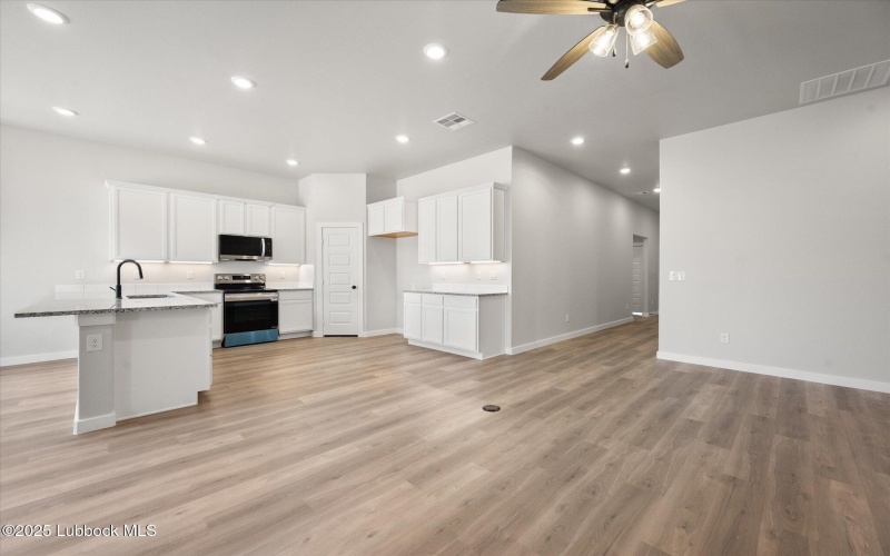 3410 Farmhouse Avenue, Wolfforth, TX 79382, 4 Bedrooms Bedrooms, ,2 BathroomsBathrooms,Residential,For Sale,3410 Farmhouse Avenue,202554510