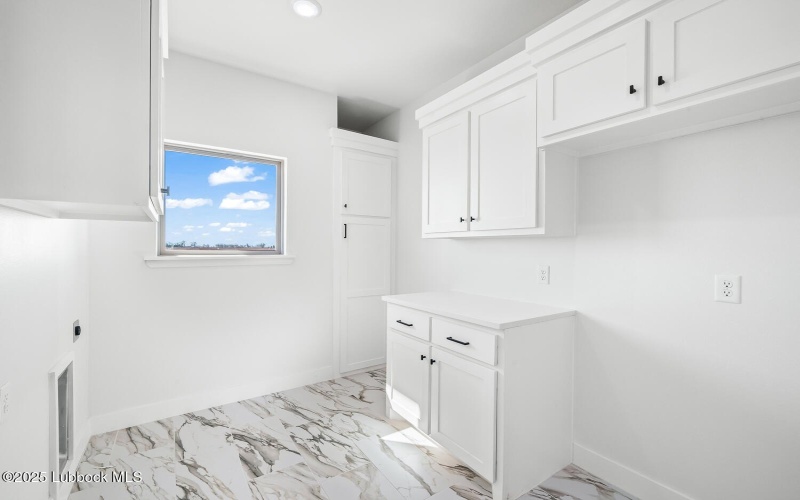7215 E F M 1294, Idalou, TX 79329, 3 Bedrooms Bedrooms, ,2 BathroomsBathrooms,Residential,For Sale,7215 E F M 1294,202554480