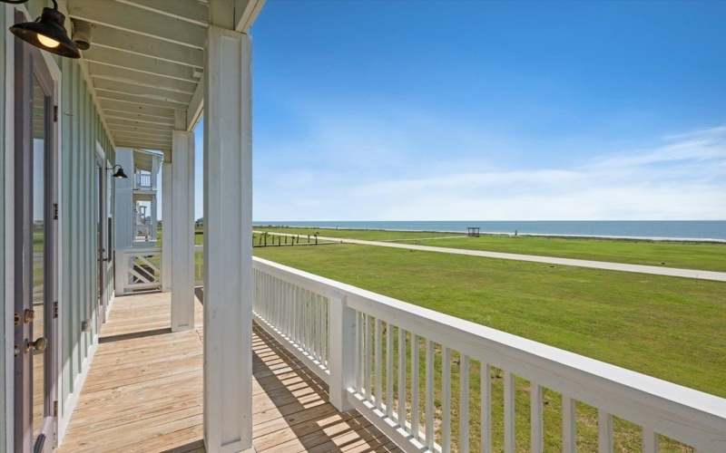 520 Annabelle Drive, Gilchrist, TX 77617, 5 Bedrooms Bedrooms, ,6 BathroomsBathrooms,Residential,For Sale,520 Annabelle Drive,22500709