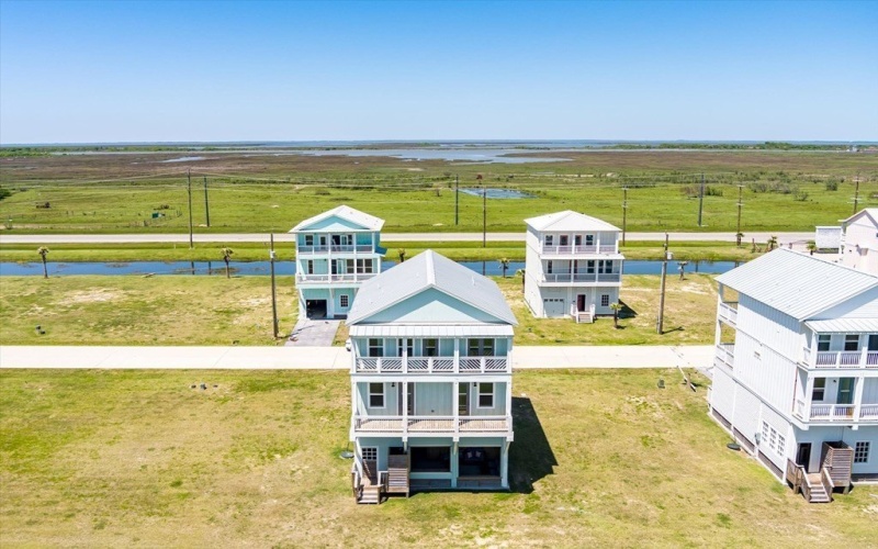 520 Annabelle Drive, Gilchrist, TX 77617, 5 Bedrooms Bedrooms, ,6 BathroomsBathrooms,Residential,For Sale,520 Annabelle Drive,22500709