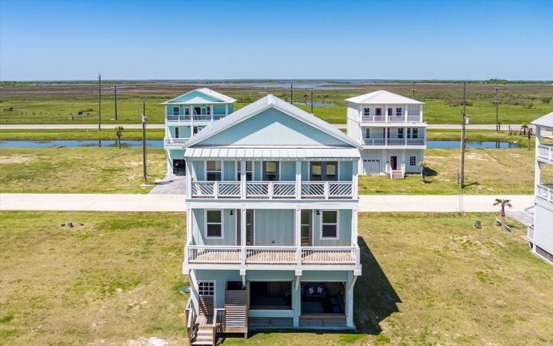 520 Annabelle Drive, Gilchrist, TX 77617, 5 Bedrooms Bedrooms, ,6 BathroomsBathrooms,Residential,For Sale,520 Annabelle Drive,22500709