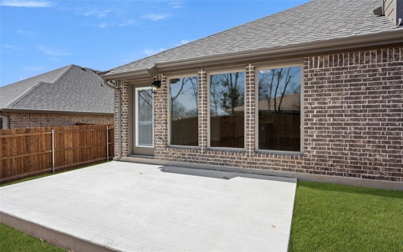 433 Elyse Road, Keene, TX 76059, 3 Bedrooms Bedrooms, ,2 BathroomsBathrooms,Residential,For Sale,433 Elyse Road,20724680