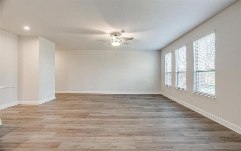 6903 Yellow Hammer Way, Arlington, TX 76001, 3 Bedrooms Bedrooms, ,2 BathroomsBathrooms,Residential,For Sale,6903 Yellow Hammer Way,0,20725601