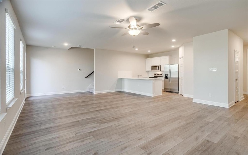 6903 Yellow Hammer Way, Arlington, TX 76001, 3 Bedrooms Bedrooms, ,2 BathroomsBathrooms,Residential,For Sale,6903 Yellow Hammer Way,0,20725601