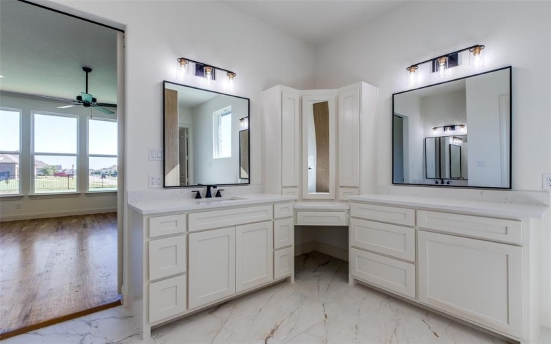 1140 Macgregor Lane, Gunter, TX 75058, 4 Bedrooms Bedrooms, ,5 BathroomsBathrooms,Residential,For Sale,1140 Macgregor Lane,20729041