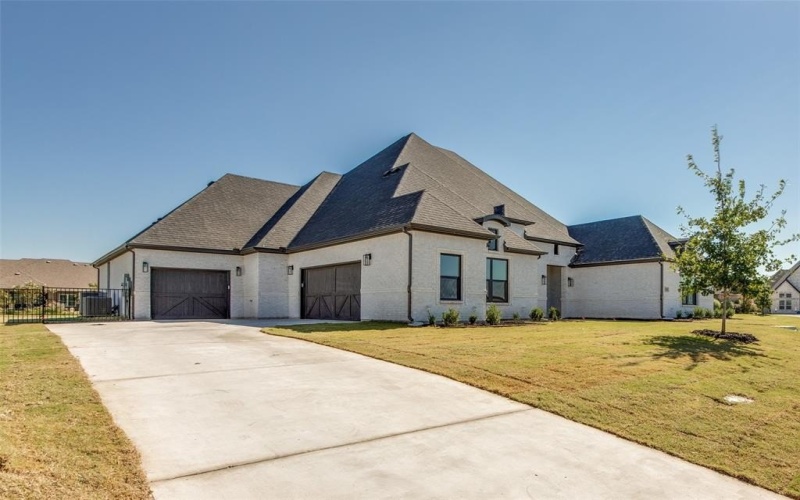 1140 Macgregor Lane, Gunter, TX 75058, 4 Bedrooms Bedrooms, ,5 BathroomsBathrooms,Residential,For Sale,1140 Macgregor Lane,20729041