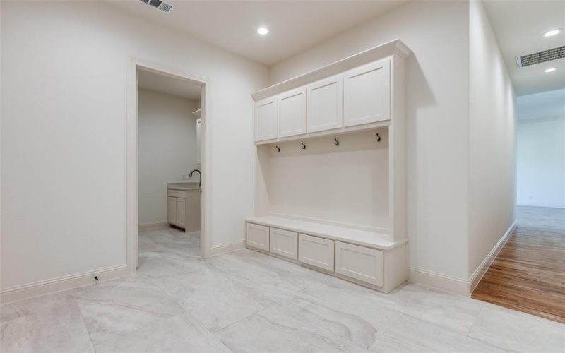 1140 Macgregor Lane, Gunter, TX 75058, 4 Bedrooms Bedrooms, ,5 BathroomsBathrooms,Residential,For Sale,1140 Macgregor Lane,20729041
