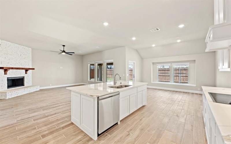 4049 Alpine Street, Midlothian, TX 76065, 3 Bedrooms Bedrooms, ,2 BathroomsBathrooms,Residential,For Sale,4049 Alpine Street,20736506