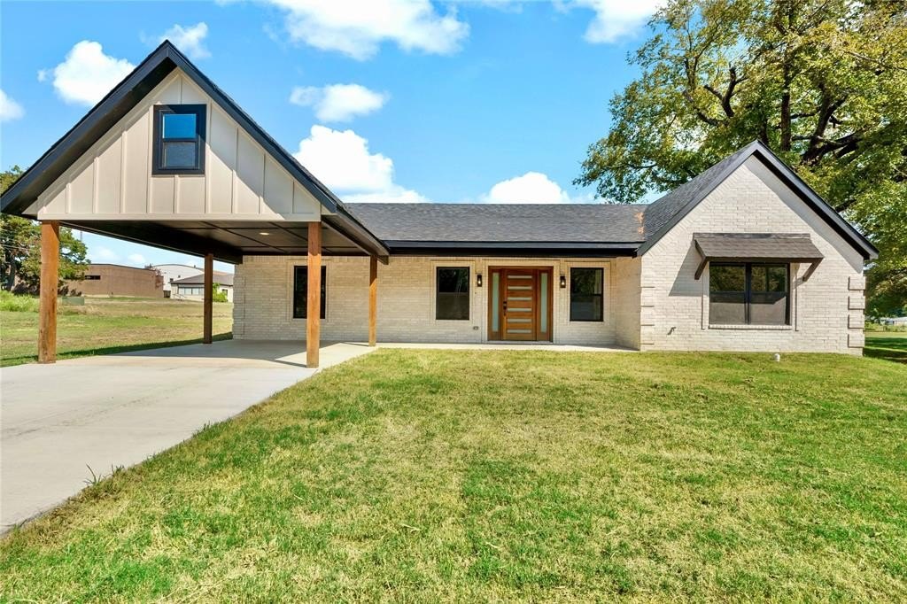 306 Sunset, Roxton, TX 75477, 3 Bedrooms Bedrooms, ,2 BathroomsBathrooms,Residential,For Sale,306 Sunset,20737052