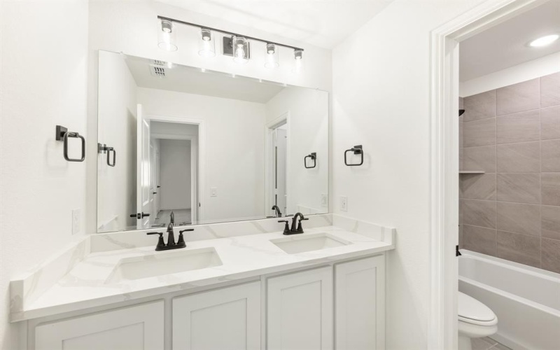 9500 Pepper Grass Drive, Fort Worth, TX 76131, 5 Habitaciones Habitaciones , ,3 BañosBaños,Residential,En Venta,9500 Pepper Grass Drive,20737247