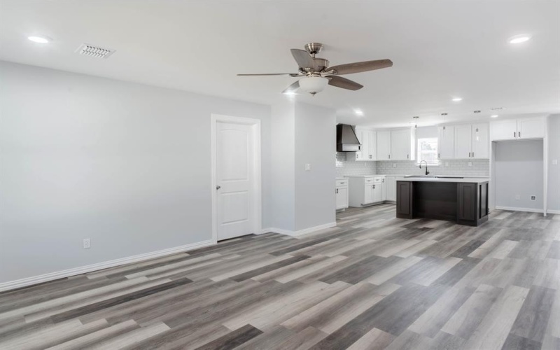 3719 Washington Trail, Granbury, TX 76048, 4 Bedrooms Bedrooms, ,2 BathroomsBathrooms,Residential,For Sale,3719 Washington Trail,20737327
