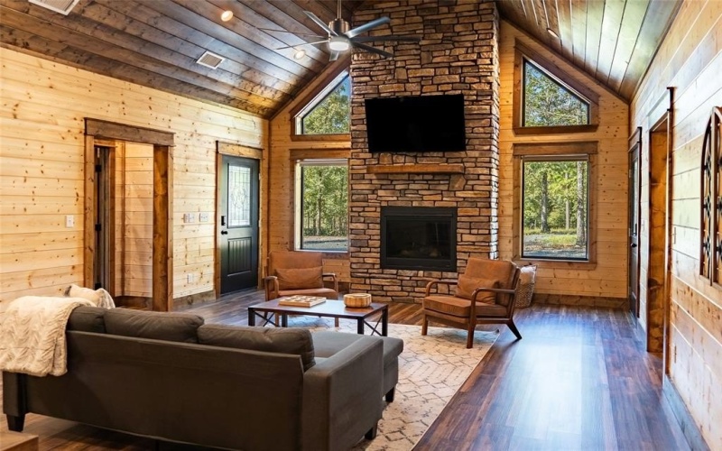 772 Hickory Post Road, Broken Bow, OK 74728, 2 Bedrooms Bedrooms, ,2 BathroomsBathrooms,Residential,For Sale,772 Hickory Post Road,20737724