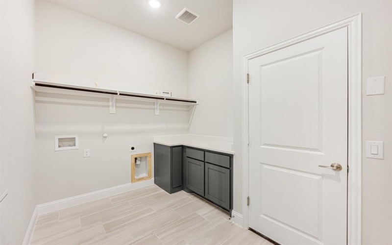5402 Rowlan Row, Midlothian, TX 76065, 4 Bedrooms Bedrooms, ,3 BathroomsBathrooms,Residential,For Sale,5402 Rowlan Row,20749067