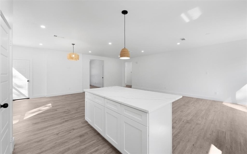 307 W Beckham Street, Sulphur Springs, TX 75482, 3 Habitaciones Habitaciones , ,2 BañosBaños,Residential,En Venta,307 W Beckham Street,20738109