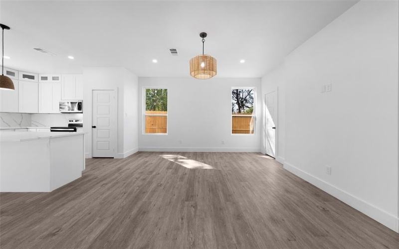 307 W Beckham Street, Sulphur Springs, TX 75482, 3 Habitaciones Habitaciones , ,2 BañosBaños,Residential,En Venta,307 W Beckham Street,20738109
