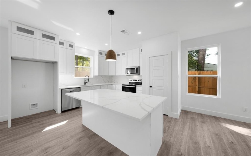 307 W Beckham Street, Sulphur Springs, TX 75482, 3 Habitaciones Habitaciones , ,2 BañosBaños,Residential,En Venta,307 W Beckham Street,20738109