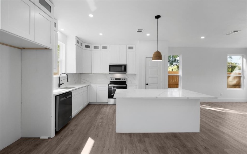 307 W Beckham Street, Sulphur Springs, TX 75482, 3 Habitaciones Habitaciones , ,2 BañosBaños,Residential,En Venta,307 W Beckham Street,20738109