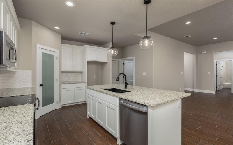 1615 W College Street, Jacksboro, TX 76458, 3 Bedrooms Bedrooms, ,2 BathroomsBathrooms,Residential,For Sale,1615 W College Street,20738210