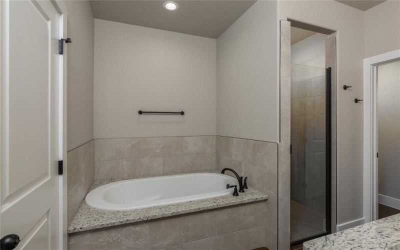 1615 W College Street, Jacksboro, TX 76458, 3 Bedrooms Bedrooms, ,2 BathroomsBathrooms,Residential,For Sale,1615 W College Street,20738210