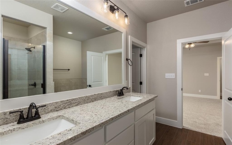 1615 W College Street, Jacksboro, TX 76458, 3 Bedrooms Bedrooms, ,2 BathroomsBathrooms,Residential,For Sale,1615 W College Street,20738210