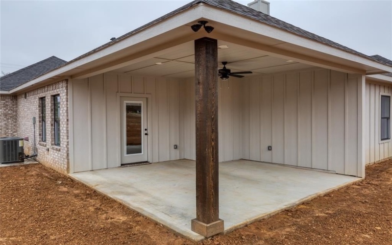 1615 W College Street, Jacksboro, TX 76458, 3 Bedrooms Bedrooms, ,2 BathroomsBathrooms,Residential,For Sale,1615 W College Street,20738210