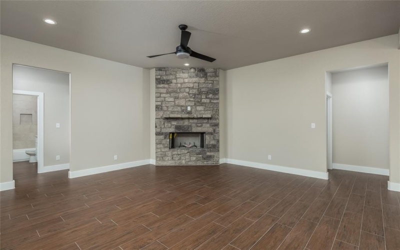1615 W College Street, Jacksboro, TX 76458, 3 Bedrooms Bedrooms, ,2 BathroomsBathrooms,Residential,For Sale,1615 W College Street,20738210