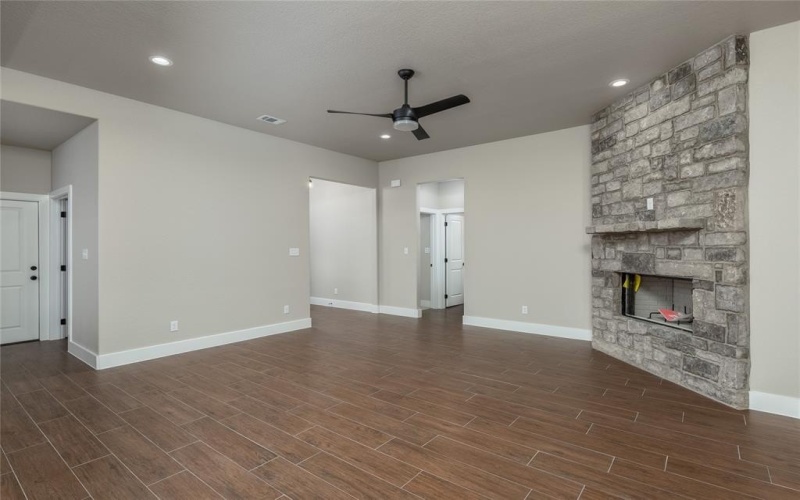 1615 W College Street, Jacksboro, TX 76458, 3 Bedrooms Bedrooms, ,2 BathroomsBathrooms,Residential,For Sale,1615 W College Street,20738210