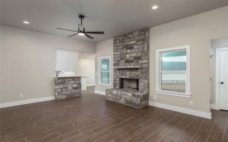 210 Prairie Street, Jacksboro, TX 76458, 3 Habitaciones Habitaciones , ,2 BañosBaños,Residential,En Venta,210 Prairie Street,20738231