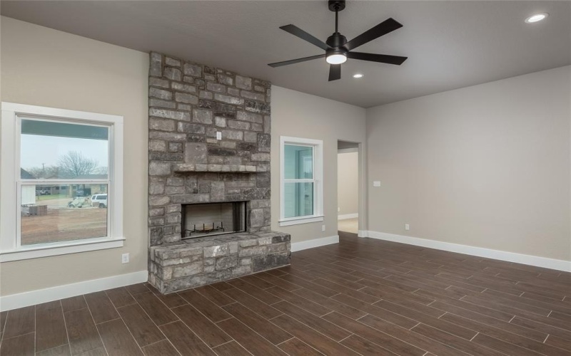 210 Prairie Street, Jacksboro, TX 76458, 3 Habitaciones Habitaciones , ,2 BañosBaños,Residential,En Venta,210 Prairie Street,20738231