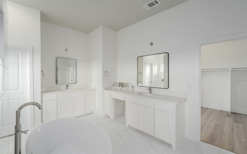 2701 Eastridge Boulevard, Princeton, TX 75407, 4 Bedrooms Bedrooms, ,5 BathroomsBathrooms,Residential,For Sale,2701 Eastridge Boulevard,20738398