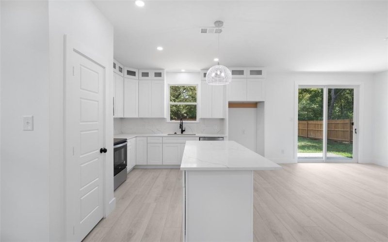 612 Lamar Street, Sulphur Springs, TX 75482, 3 Bedrooms Bedrooms, ,2 BathroomsBathrooms,Residential,For Sale,612 Lamar Street,20738572