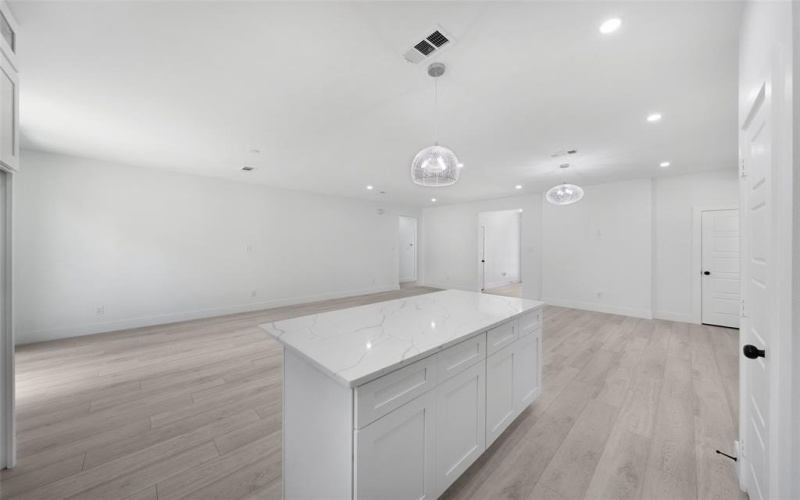 612 Lamar Street, Sulphur Springs, TX 75482, 3 Bedrooms Bedrooms, ,2 BathroomsBathrooms,Residential,For Sale,612 Lamar Street,20738572