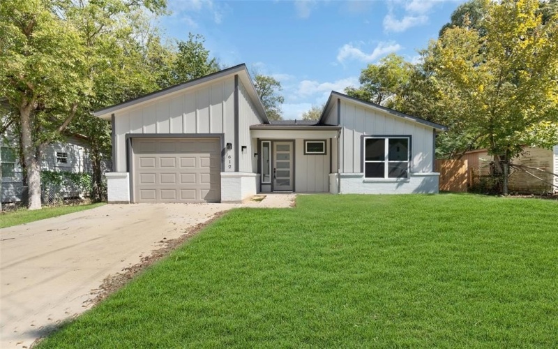 612 Lamar Street, Sulphur Springs, TX 75482, 3 Bedrooms Bedrooms, ,2 BathroomsBathrooms,Residential,For Sale,612 Lamar Street,20738572