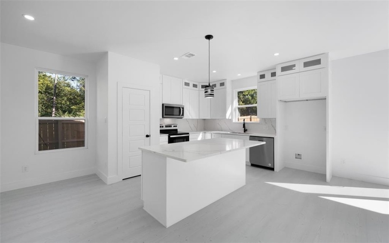 309 W Beckham Street W, Sulphur Springs, TX 75482, 3 Bedrooms Bedrooms, ,2 BathroomsBathrooms,Residential,For Sale,309 W Beckham Street W,20738636