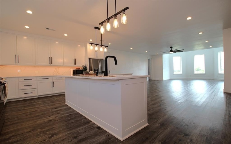 6800 FM 3383, Corsicana, TX 75110, 9 Bedrooms Bedrooms, ,7 BathroomsBathrooms,Residential,For Sale,6800 FM 3383,20738900